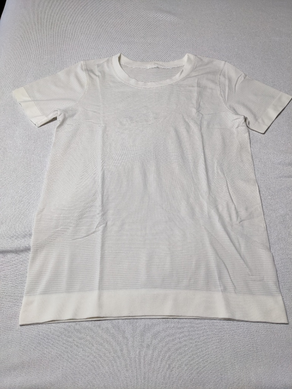 Lululemon Swiftly Relaxed Short Sleeve Shirt - Size 6